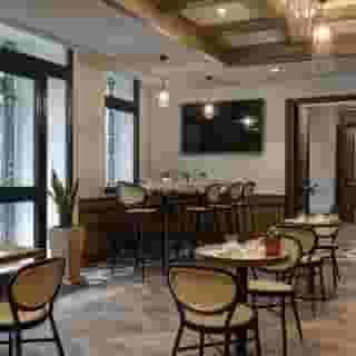 Hilton Monti, 3 of 5