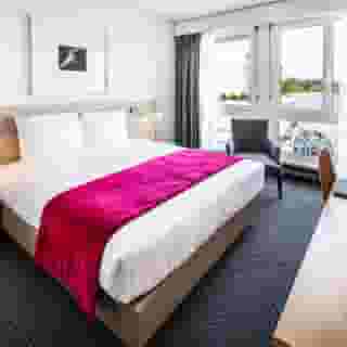 Drake Longchamp, 2 of 5