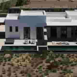 Bonzoe Suites & Villas, 2 of 5