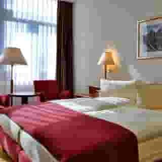 Steglitz International, 3 of 5