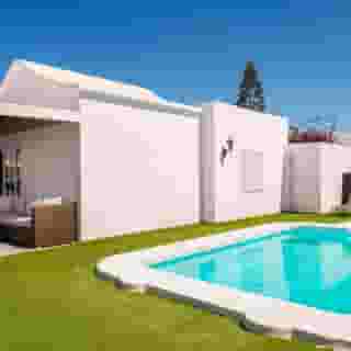 Hyde Park Lane Villas, 2 of 5