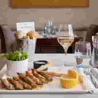 Warwick Geneva, 5 of 5