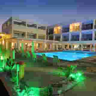 Nelia Gardens, 4 of 5