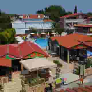 Tom and John's Apartments, 5 of 5