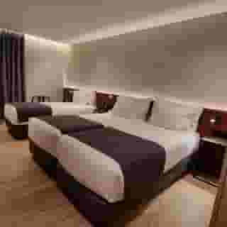 Principe Avila, 4 of 5