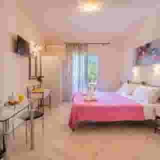 Ziogas Luxury Apartments, 3 of 5