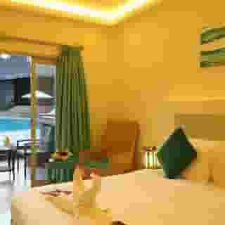 The Golden Crown, 4 of 5