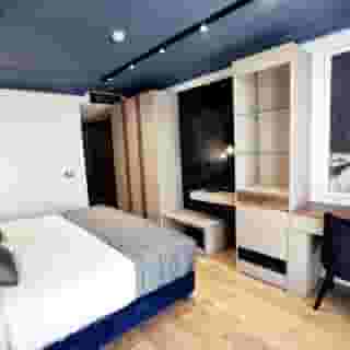 Luxury Premium Finese, 2 of 5