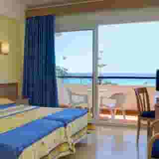 Universal Castell Royal, 5 of 5