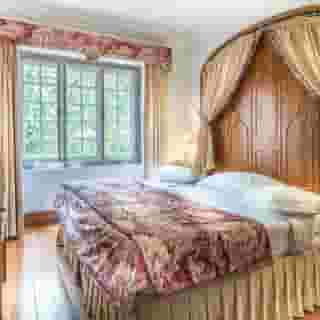 Lawrence's Hotel, 4 of 5