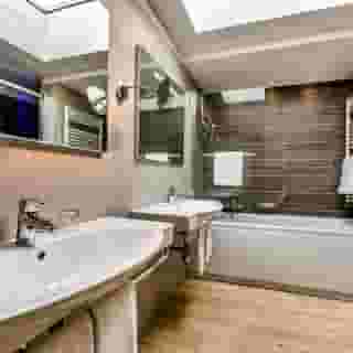 Smart Hotel Holiday, 1 of 5