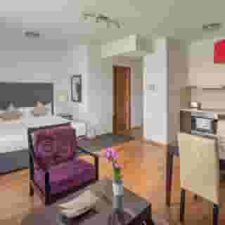 Escala Hotel & Suites, 3 of 5