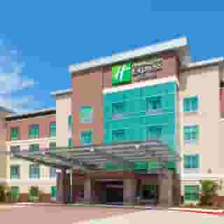 Holiday Inn Express and Suites Houston S Medical C, 1 of 5