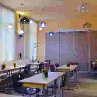 Full Moon Budapest, 4 of 5