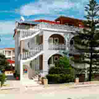 Amoudi Studios and Apartments, 2 of 5