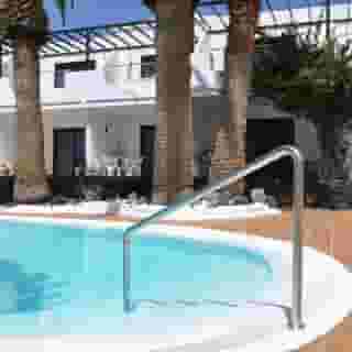 Los Tulipanes, 3 of 5