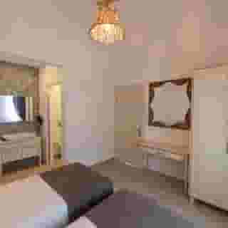Golden Life Z Exclusive Hotel, 2 of 5