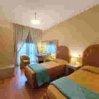 Continentale, 2 of 5