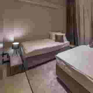 Dezman Luxury Center, 5 of 5