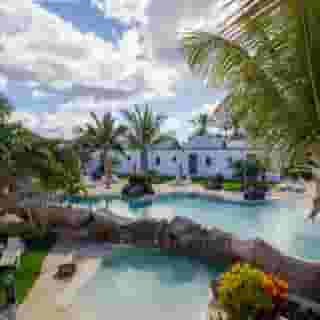 R2 Romantic Fantasia Dreams & Suites Hotel, 1 of 5