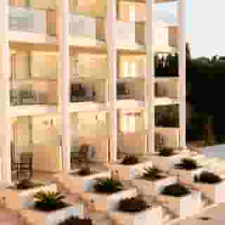 Avalon Hotel, 3 of 5