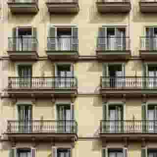 H10 Universitat, 1 of 5