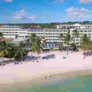 Coconut Court Beach Hotel, 2 of 5