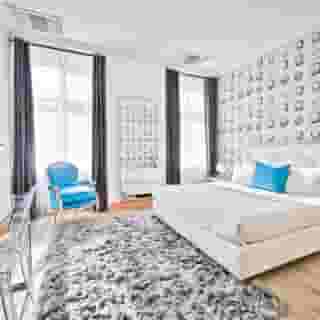 Friday Hotel, 4 of 5