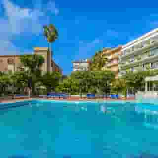 Carlton International, 1 of 5