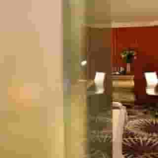 The Luxe Manor, 5 of 5