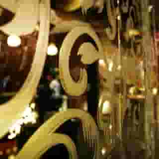 The Luxe Manor, 1 of 5