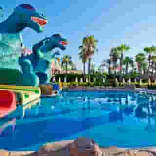 Kamelya Collection Aishen Club, 1 of 5