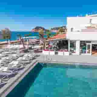 Golden Mar Menuda, 2 of 5