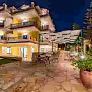 Andreolas Luxury Suites, 1 of 5