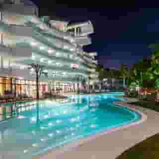 Senator Banus - Adults Recommended, 4 of 5