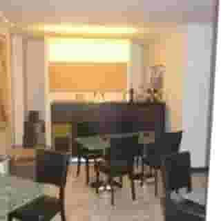 Faubourg 216-224, 1 of 5