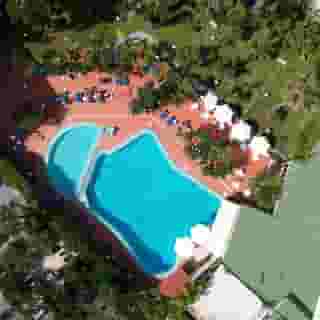 Carlton International, 4 of 5