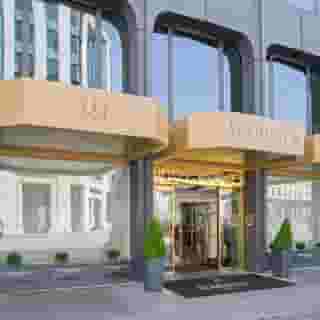 Warwick Geneva, 4 of 5