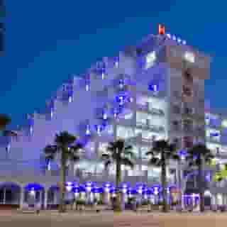 Los Delfines, 4 of 5