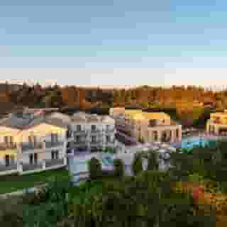 Ekati Mare Lifestyle Beach Resort, 1 of 5