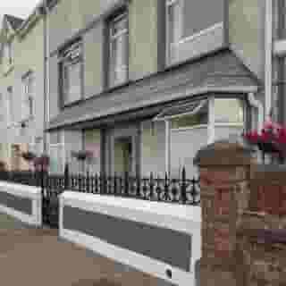 The Waterfront (Adults Only), 4 of 5