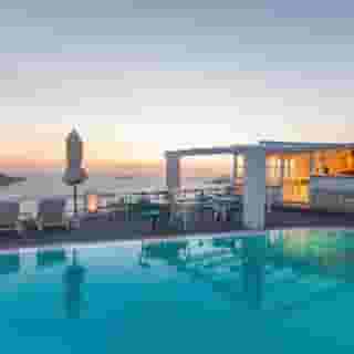 Artemis Suites, 2 of 5