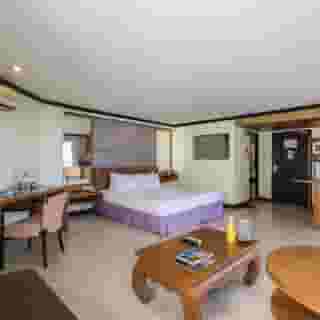 Bella Villa Metro, 2 of 5