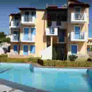 Mareva Apartments, 3 of 5