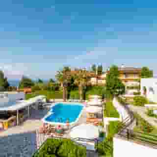 Theo Bungalows, 1 of 5