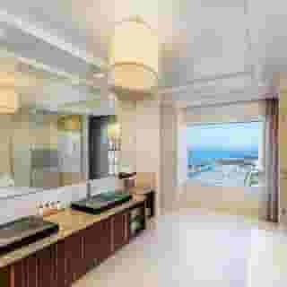 Hilton San Diego Bayfront, 2 of 5