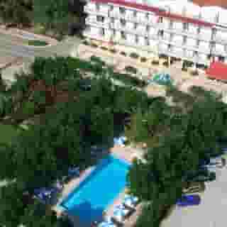 Summery Hotel, 2 of 5