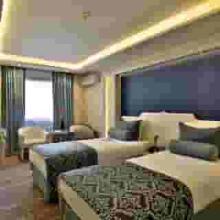 Hotel Zurich, 3 of 5