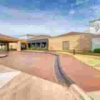 Super 8 by Wyndham Dallas Love Field Airport, 1 of 5