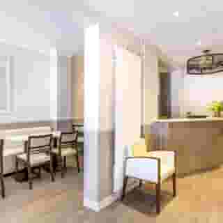 Faubourg 216-224, 3 of 5